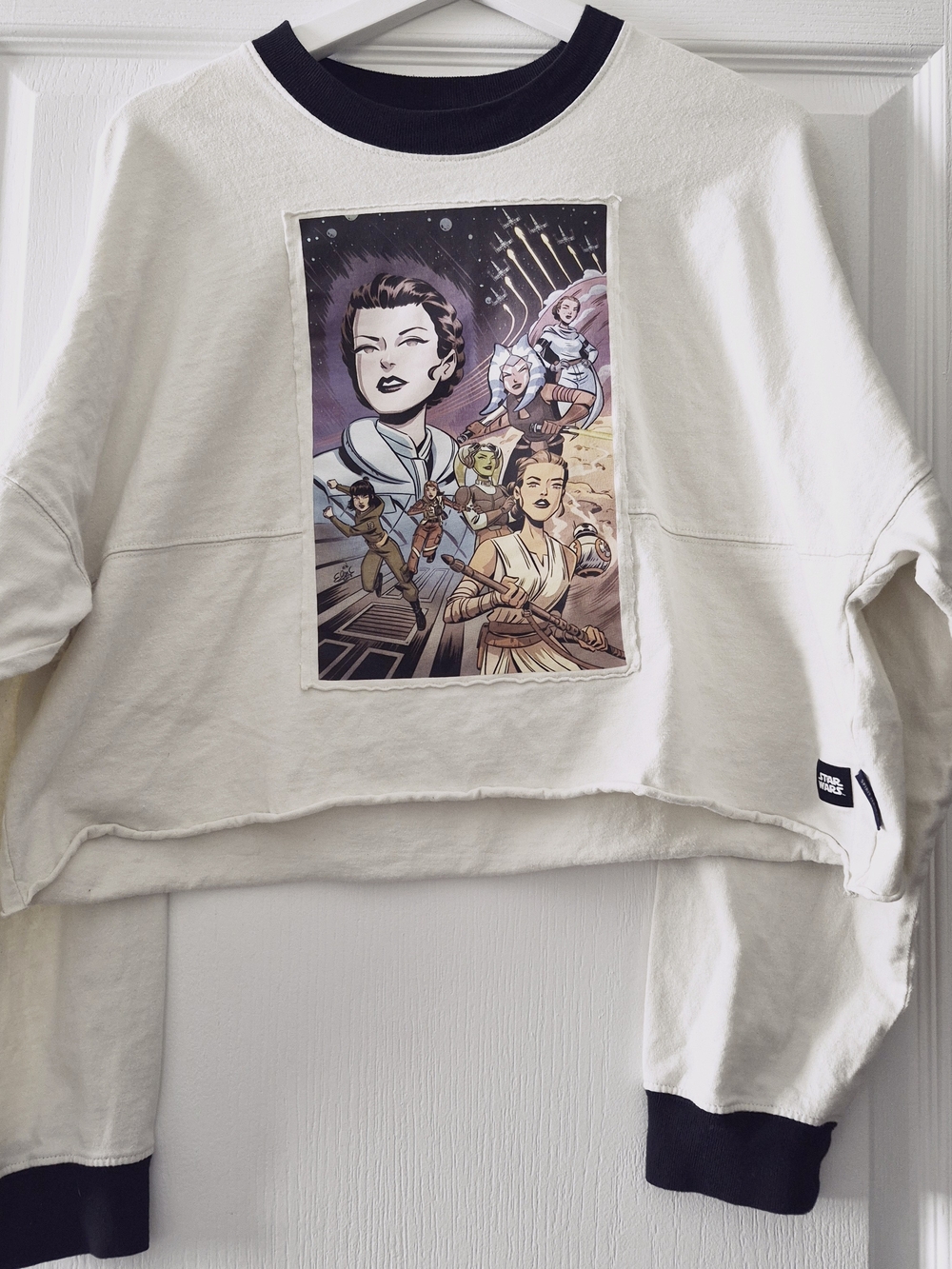 Official Disney Parks / Star Wars "Women of the Galaxy" Cropped Spirit Jersey.